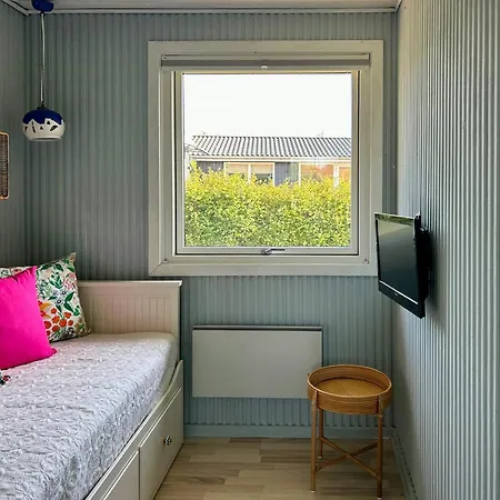 Colourful Near Middelfart 度假居 Voldby